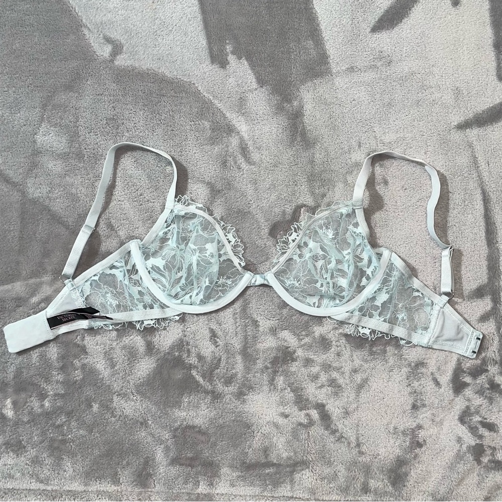 Victoria's Secret Lace Low Cut Demi Bra 32DD Underwire Plunge Light Blue - Picture 4 of 6